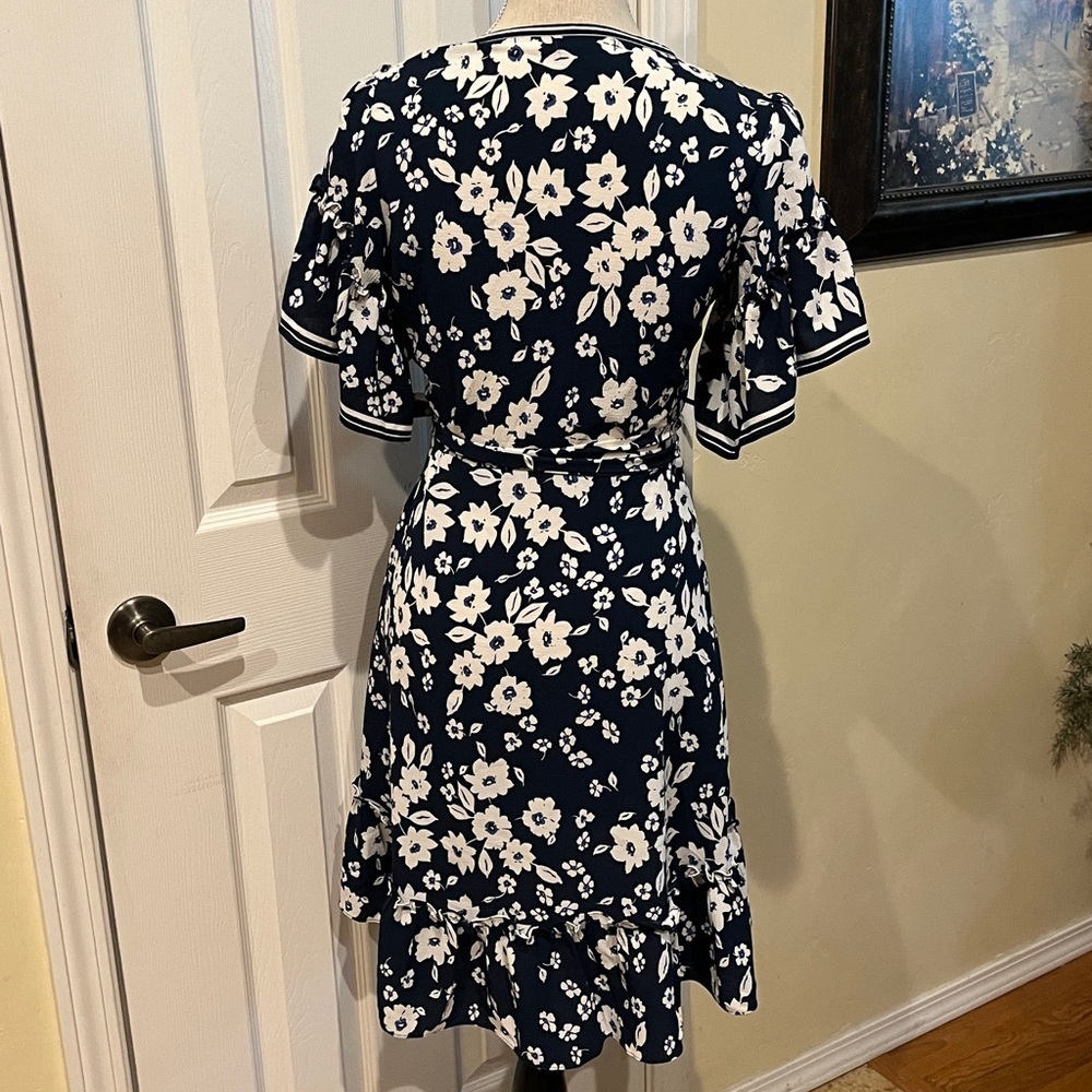 Max Studio Navy and White Floral Wrap Dress - Picture 4 of 5